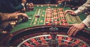 Dealer langsung dan chat pemain di Boom City